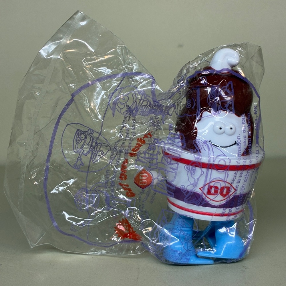 Vintage Walking DQ Dairy Queen Wind Up Toy 1998 Ice Cream Brand New Sealed Bag